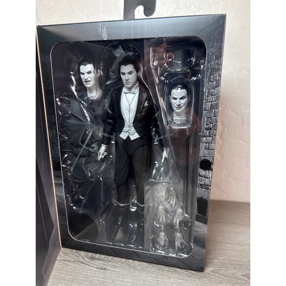 NECA Universal Monster Ultimate Dracula- Action Figure- NEW in Box - Picture 2 of 6